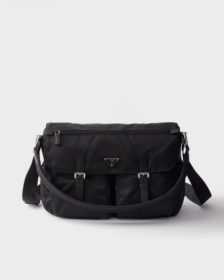 Sac Prada porté épaule en Re-Nylon